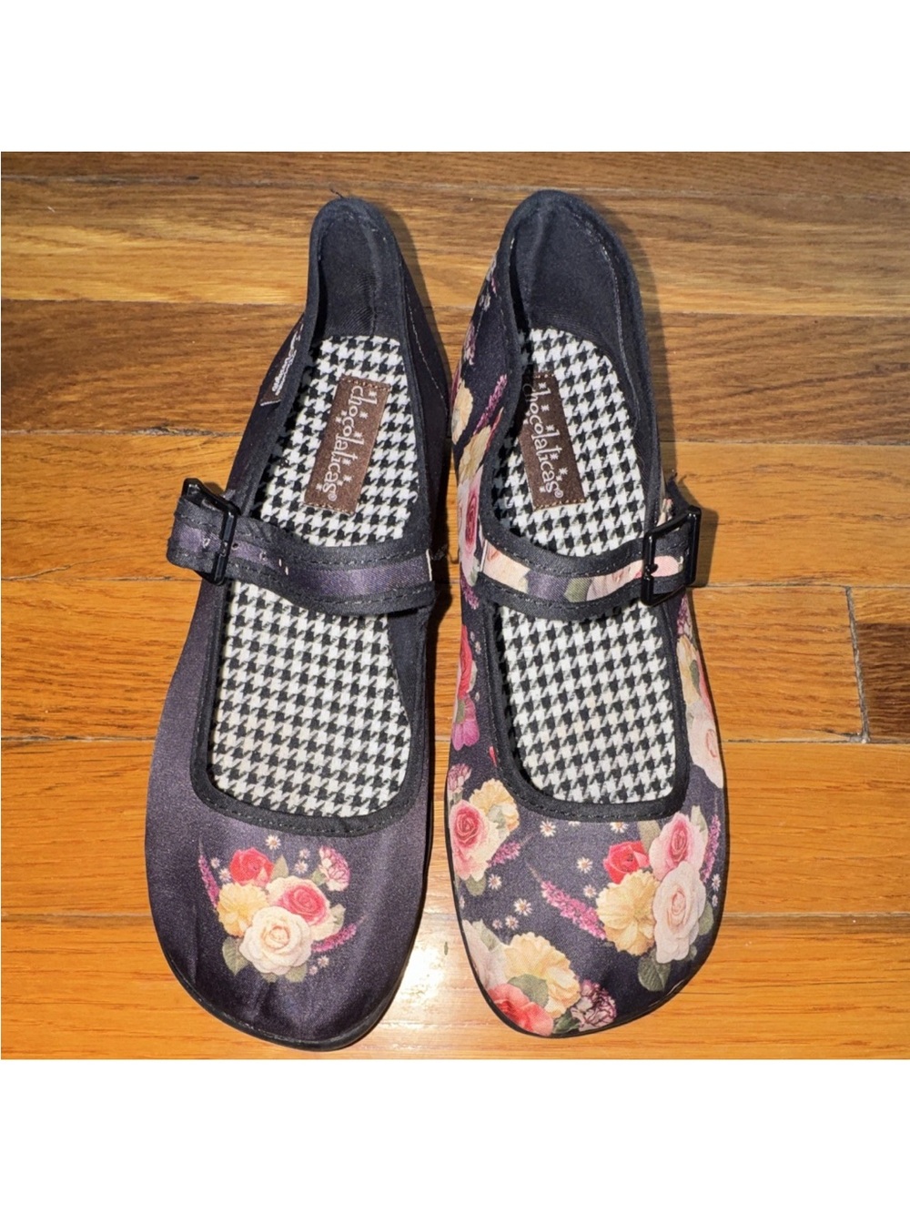 Chocolaticas Floral Mary Jane Flats in Black